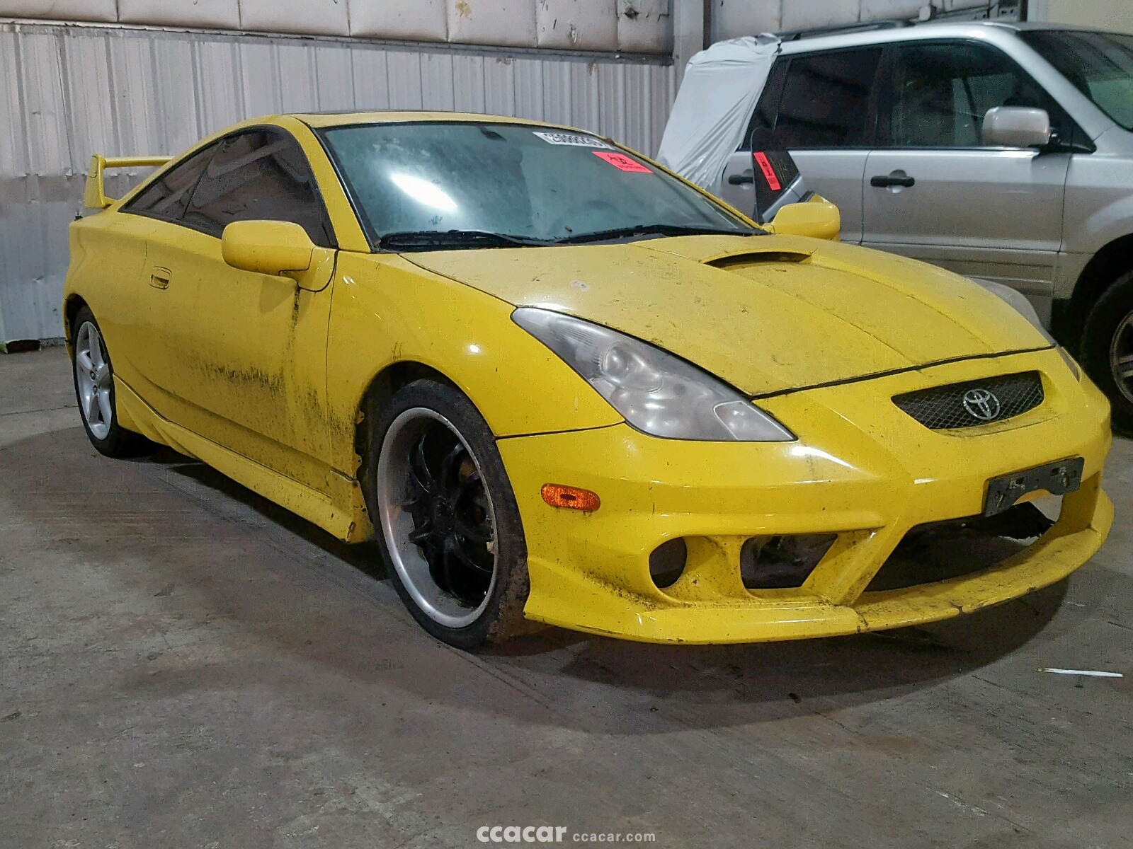 Toyota Celica желтая