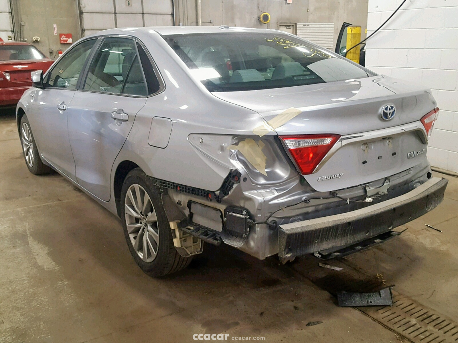 2016 Toyota Camry Hybrid SE | Salvage & Damaged Cars for Sale