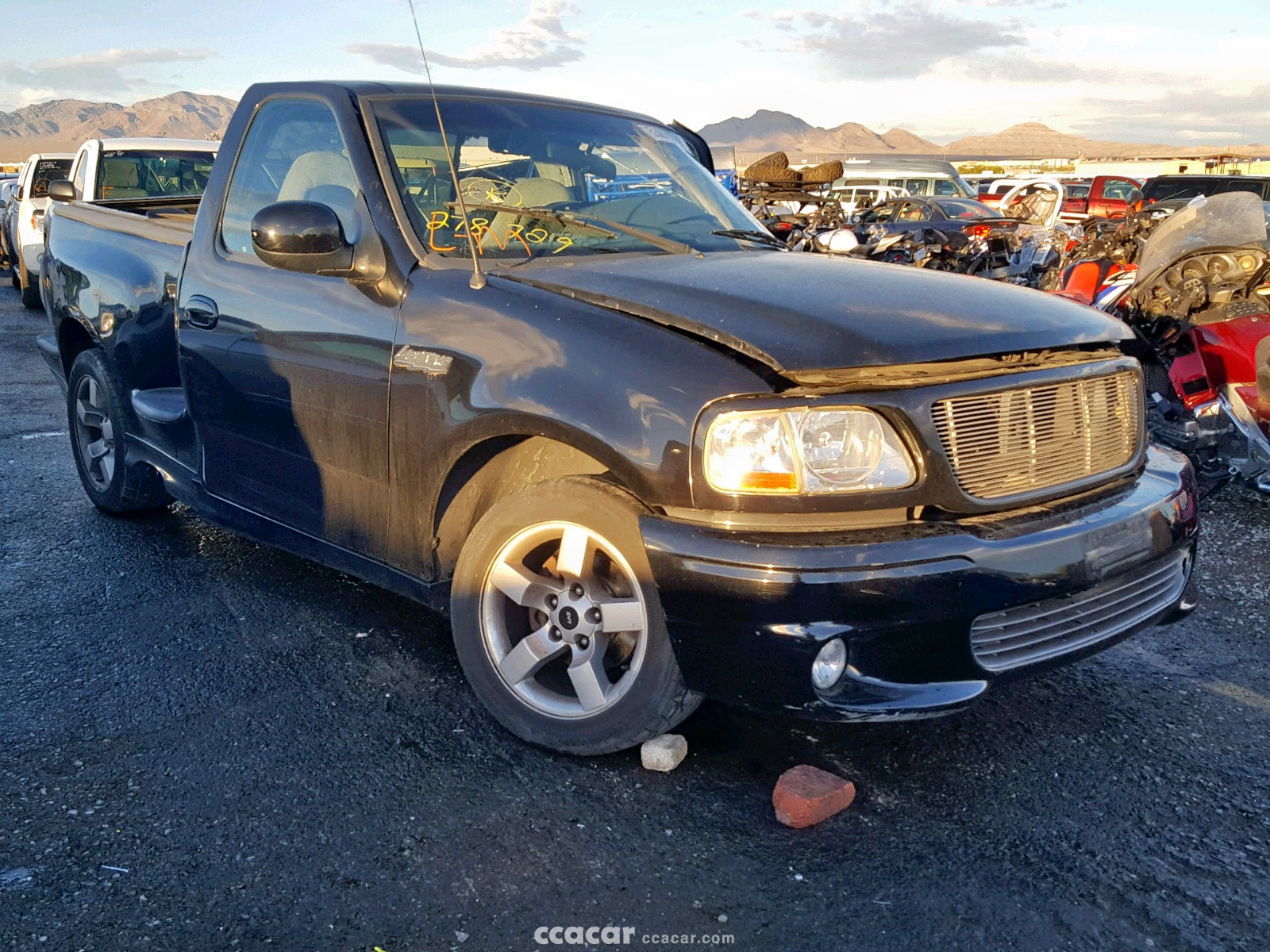 2001 Ford F150 SVT Lightning Base Salvage & Damaged Cars for Sale