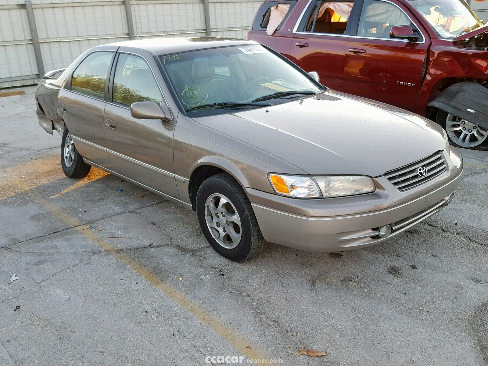 1999 Toyota Camry LE | Salvage & Damaged Cars for Sale